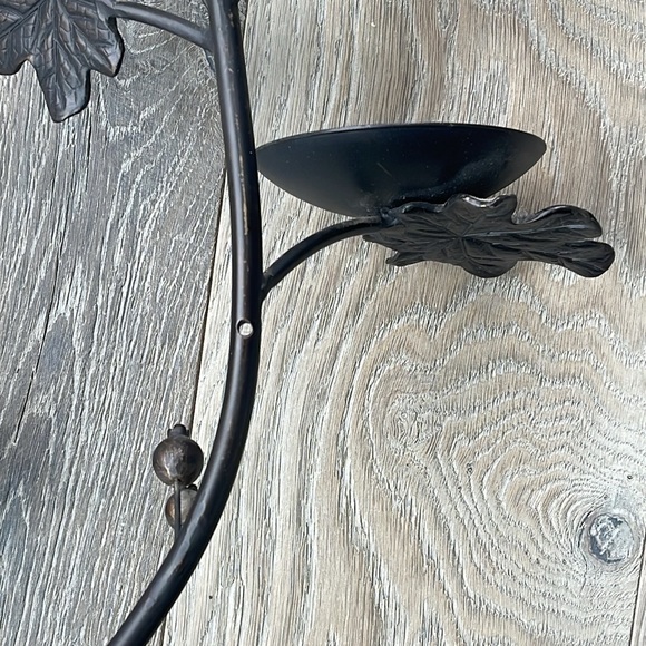 (2) Pottery Barn Bronze Metal Vine/Leaf Candle Sconces.Holds a 3”Wx 4”H Candle. - Picture 6 of 7